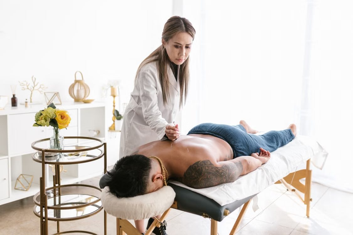 Holistic Pain Relief Through Energy Medicine: A Natural Approach to Chronic Pain